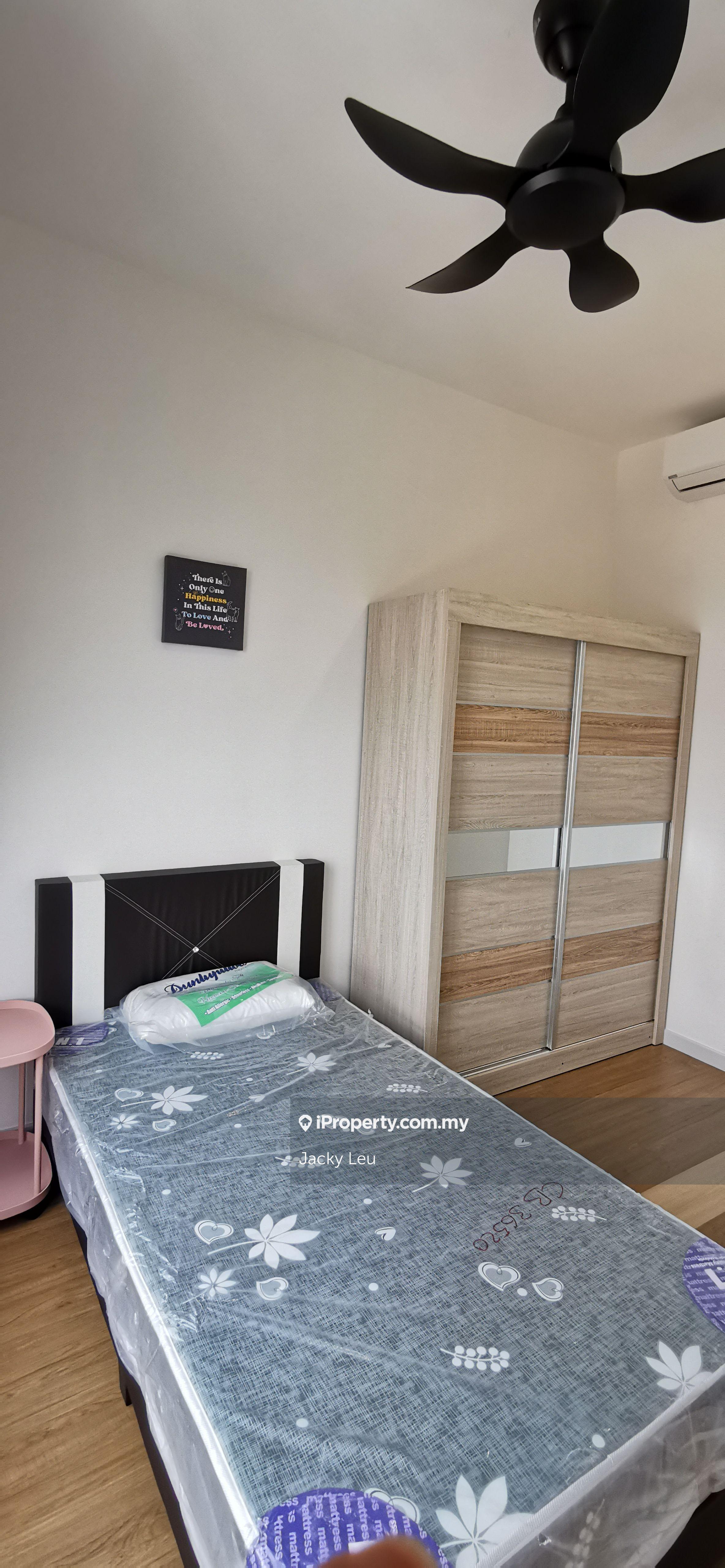 Premium Female Room For Rent, Private Link Bridge to MRT Connaught