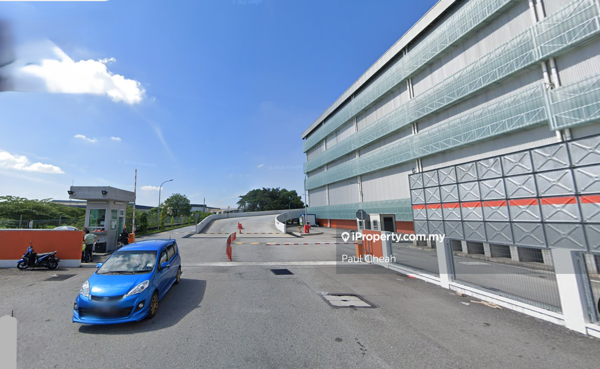 Huge Warehouse with Loading Bay For Rent.