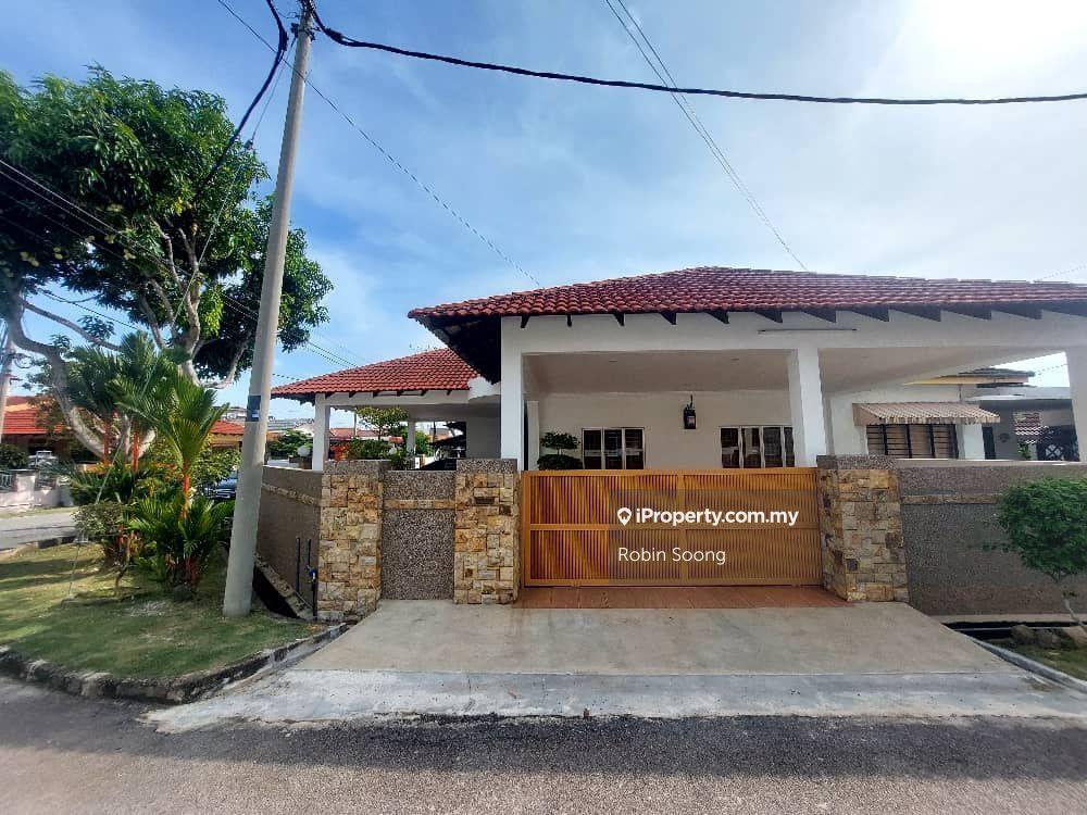 Freehold Corner 1 Storey Semi-D in Ujong Pasir