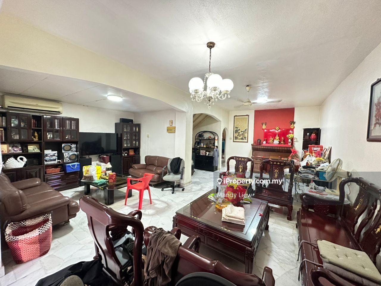 Flat living hall , limited unit ! many units taman bukit maluri kepong