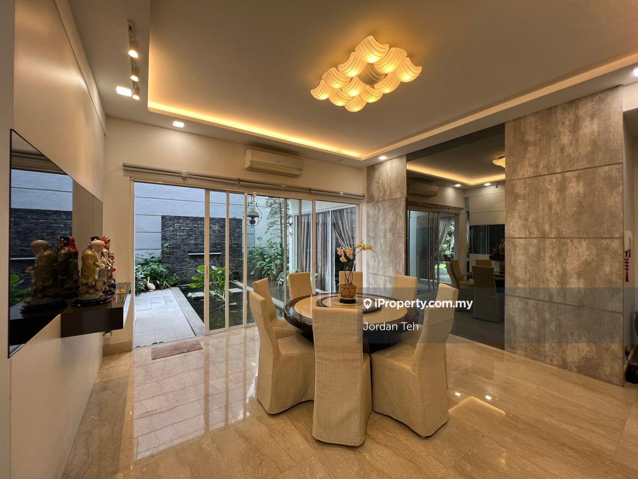 Modern Bungalow House in Petaling Jaya