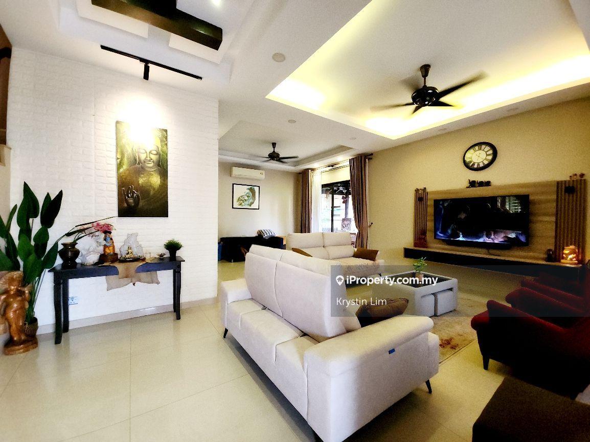 Beautiful Palma Semi-D, Well Renovated with Loft