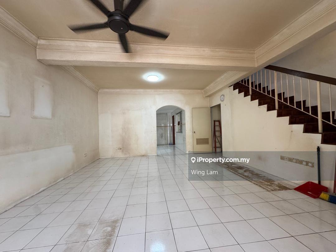 Puncak Jalil, Puj 2, 2 Storey, Renovated