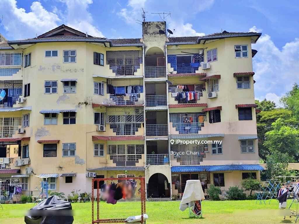 Apartment in Taman Sri Endah - Kuala Lumpur