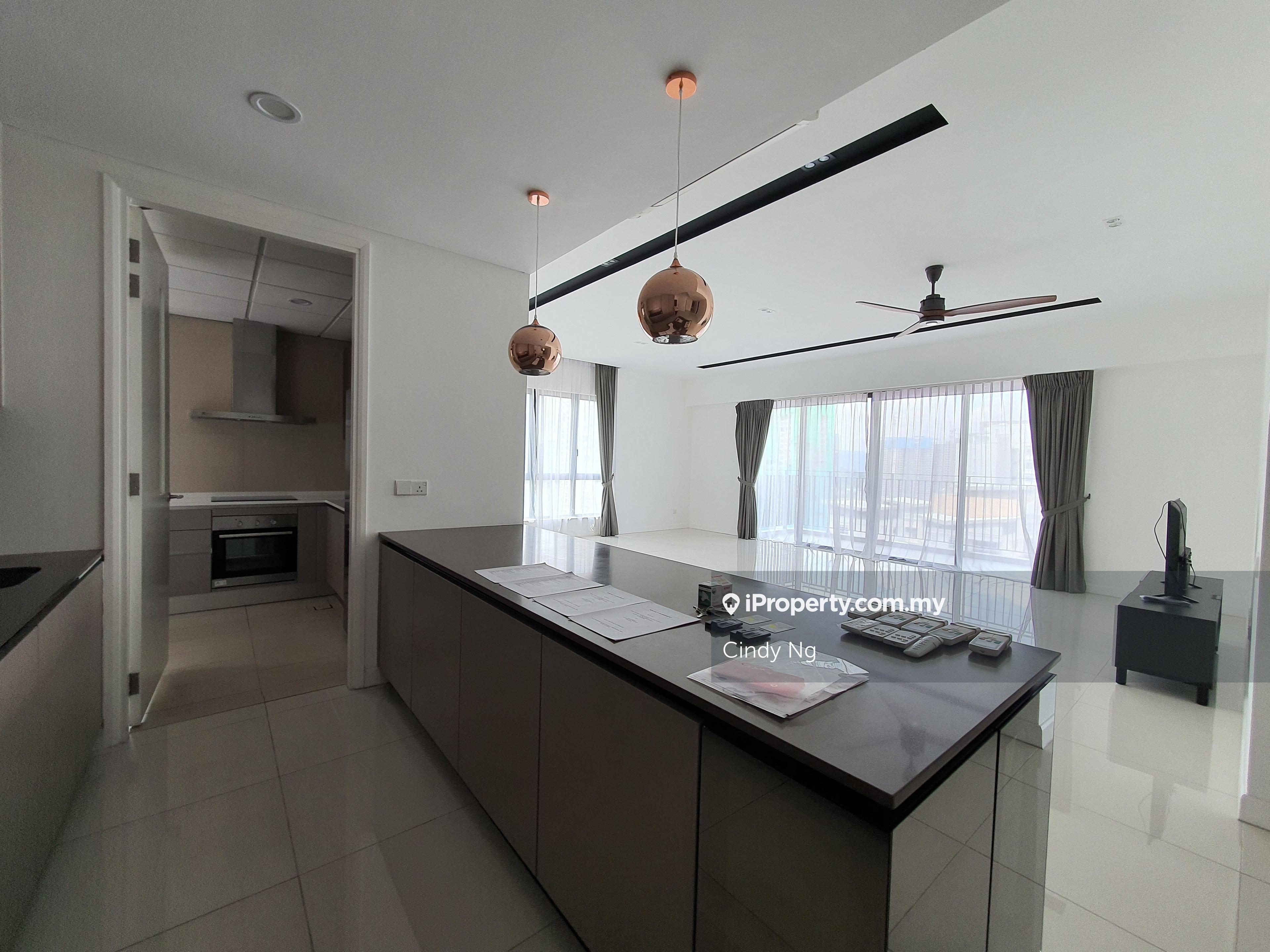 Rare high floor part furnished, great condition, ideal for family!