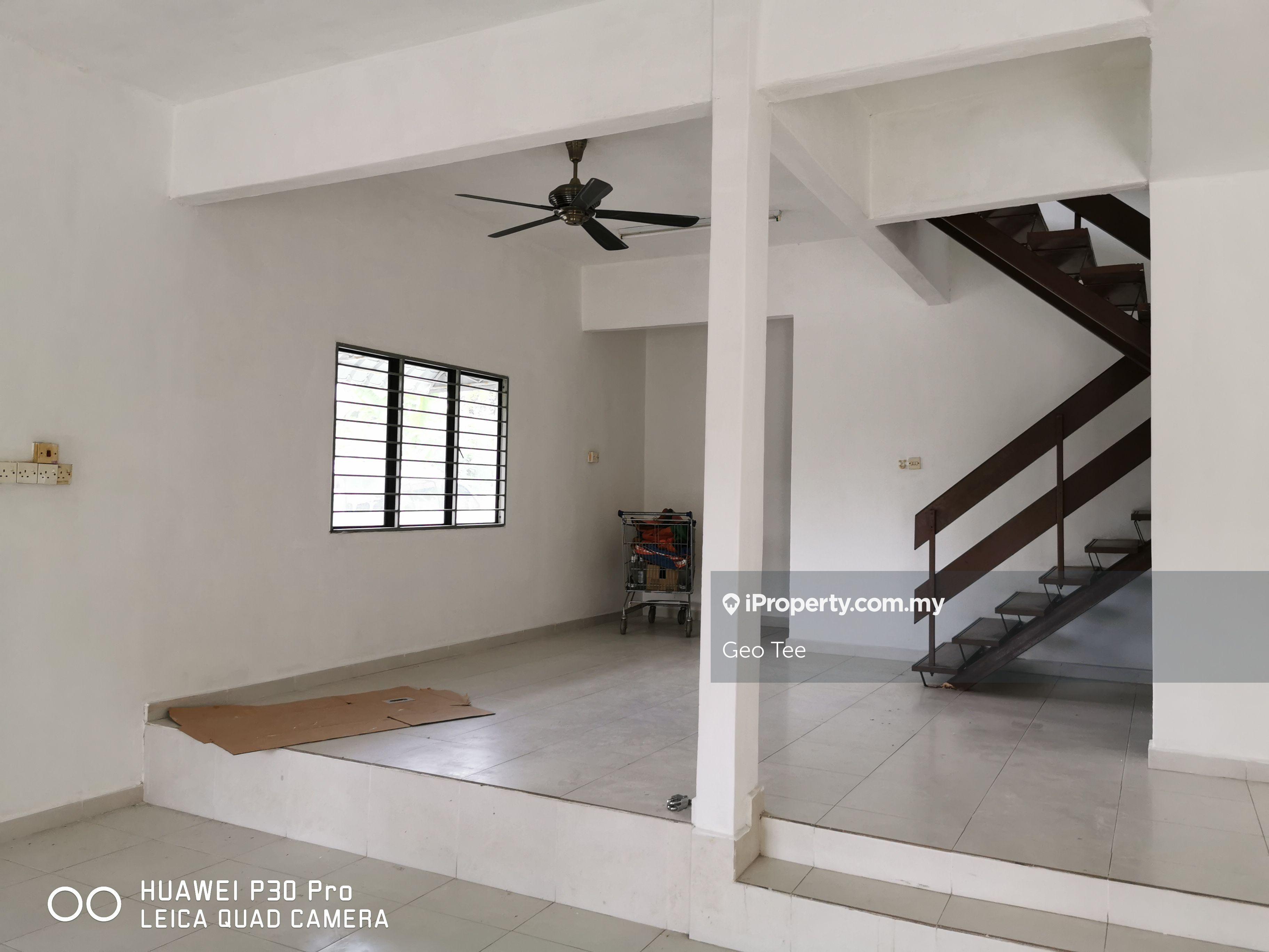 Corner lot in Kajang urgent selling