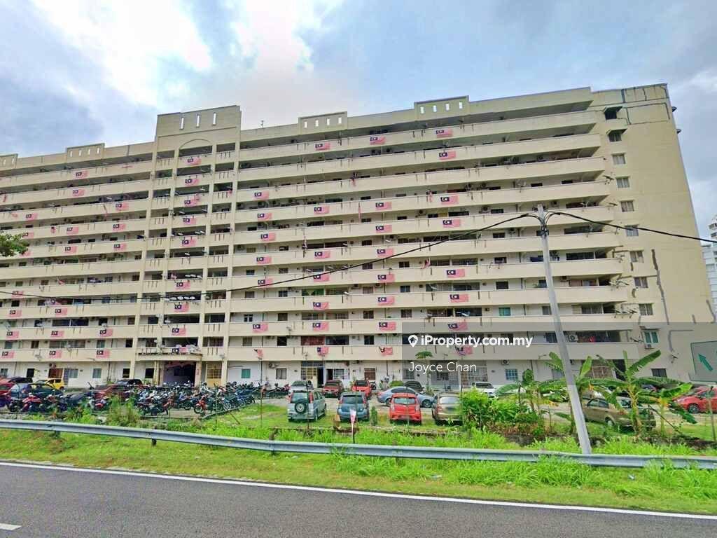 Flat in Desa Putra, Persiaran Bayan Indah 3, Bayan Lepas