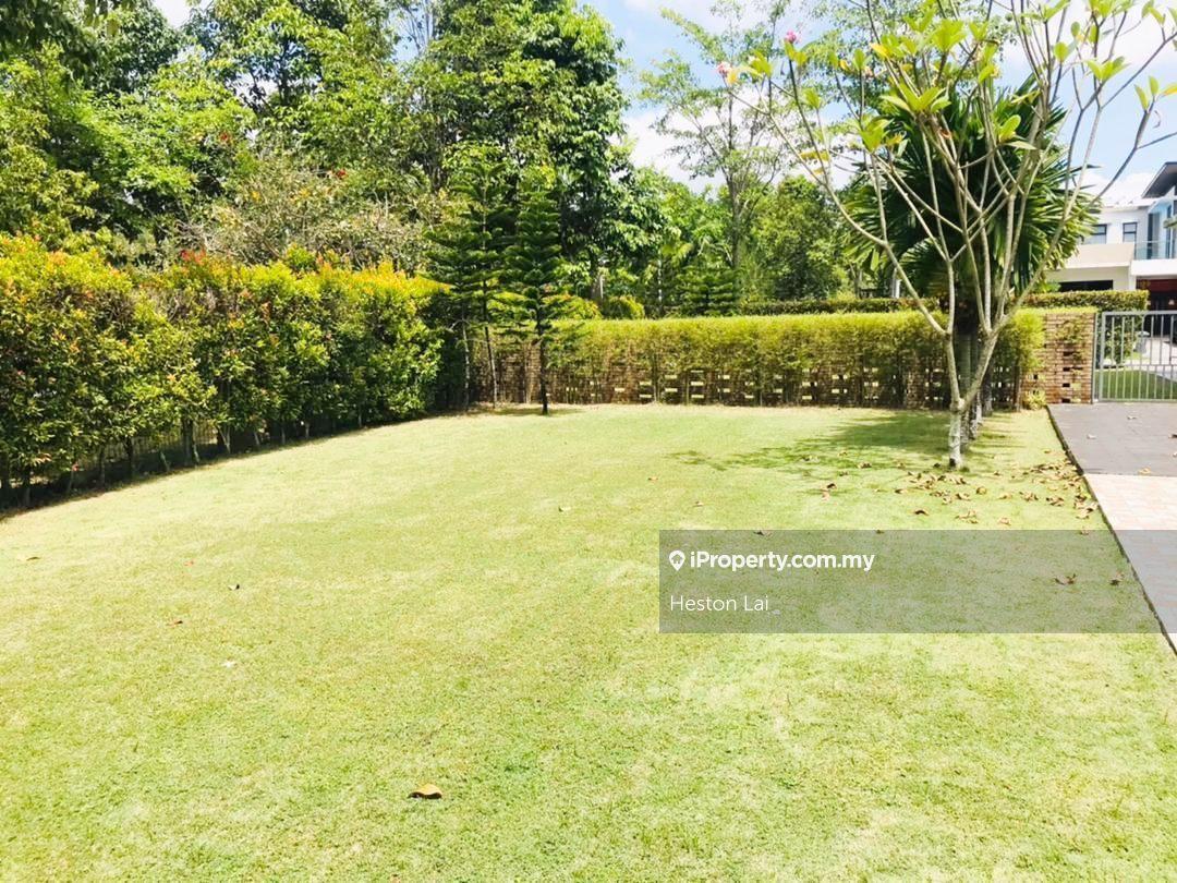 Noble Park, Corner Bungalow ( Land 11,500 sq ft )