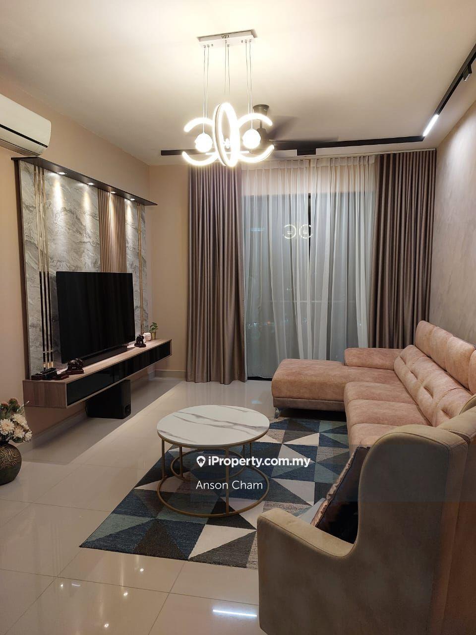 99 Residence Fully Renovated Unit For Sale!