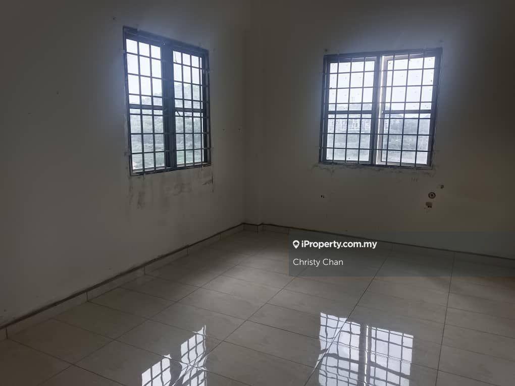 Sri Angkasa Taman Alam Megah section 28, Selangor Gated nearby MRT 