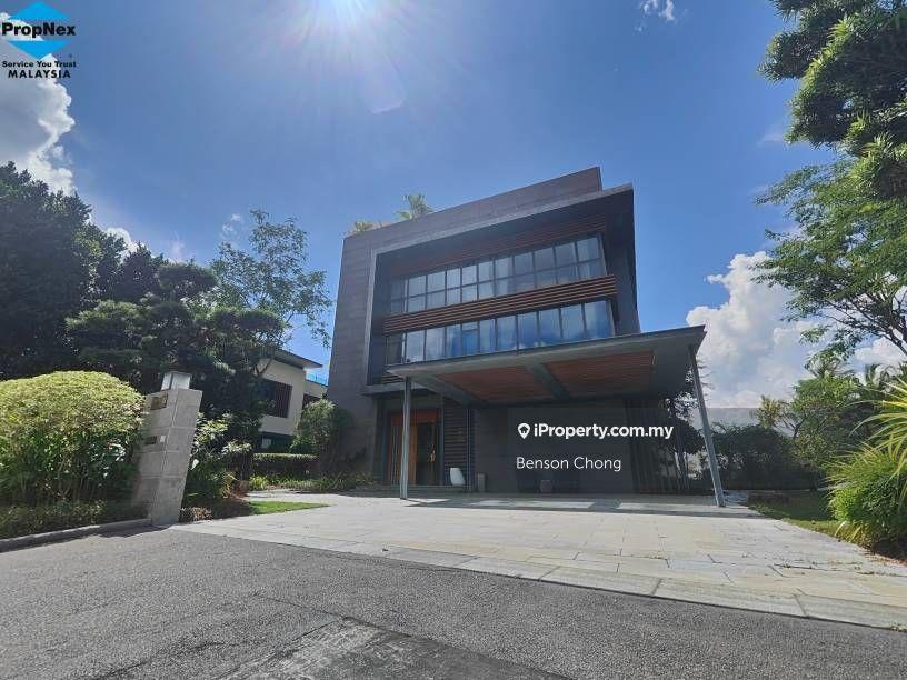 Anise Pearl, Forest City