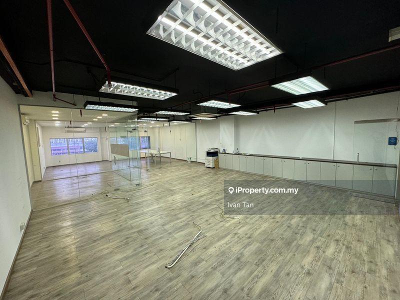 Roi 6% Very Below Market Menara Uncang Emas Office For sale