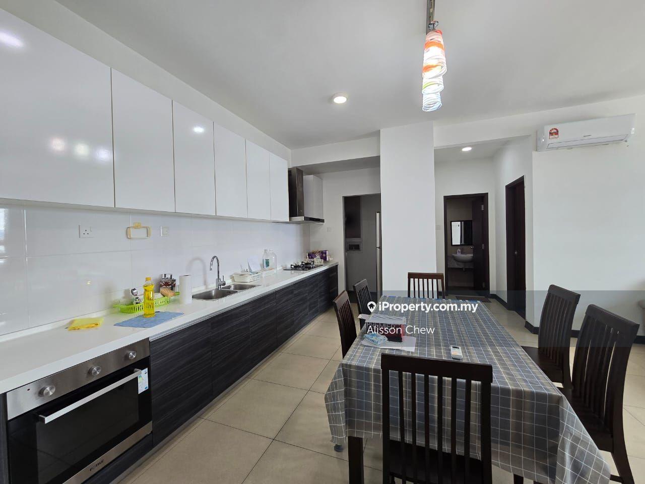 Pearl regency , 1313sf, seaview, 2 car park