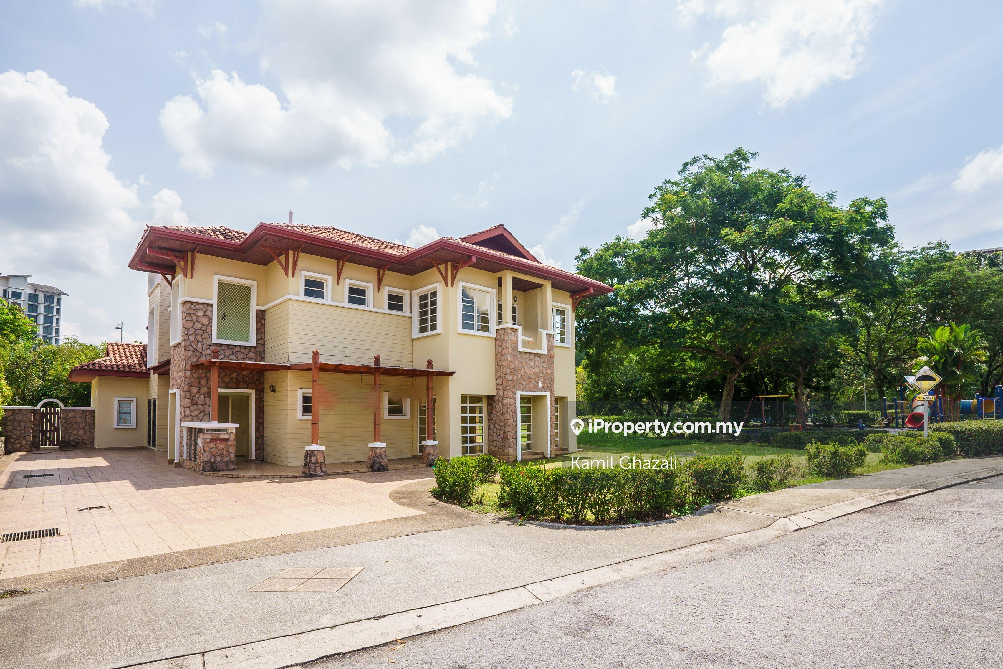 2-Sty Corner Lot Bungalow (12,464sf land), next to playground