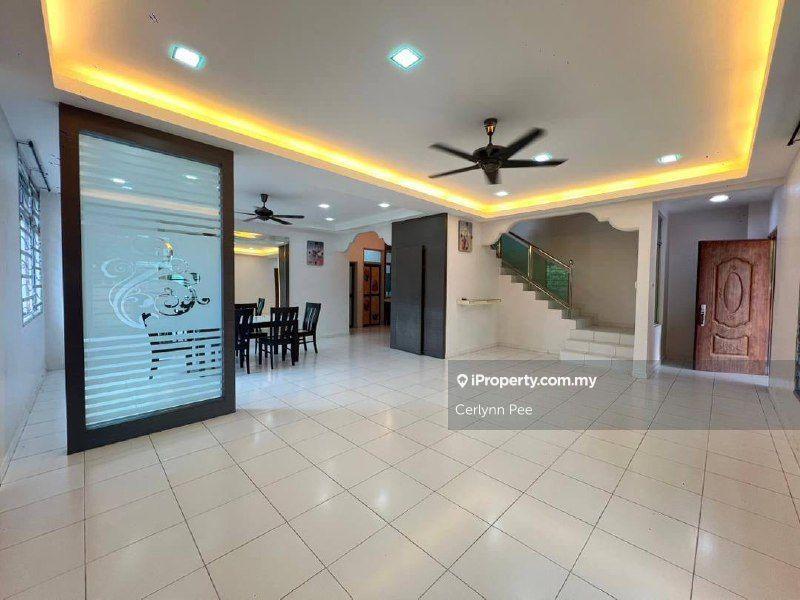 Double Storey Terrace House Super Endlot  28 x 70 For Sale