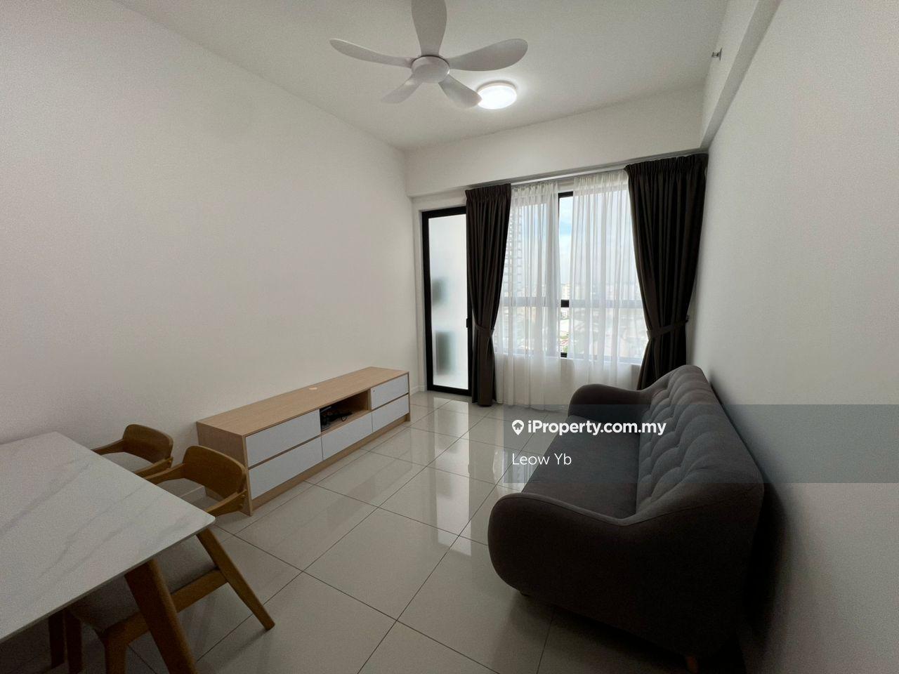 Converted to 1 room high floor with built in wardrobe, new furniture