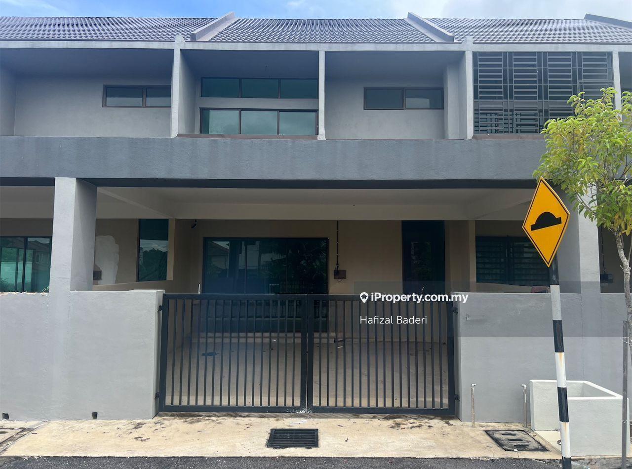 Freehold Double Storey Terrace Bukit Setongkol