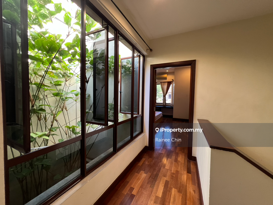 Terrace house for Sale