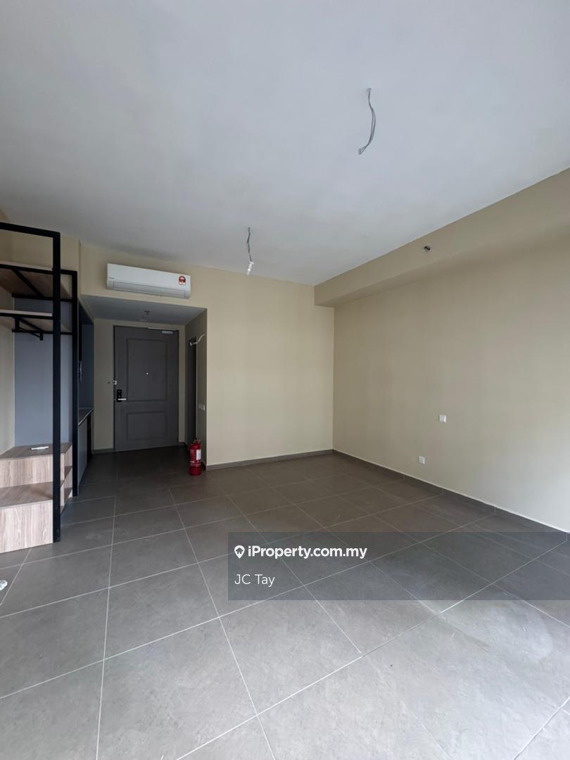Mossaz Partly furnished High Floor unit for rent