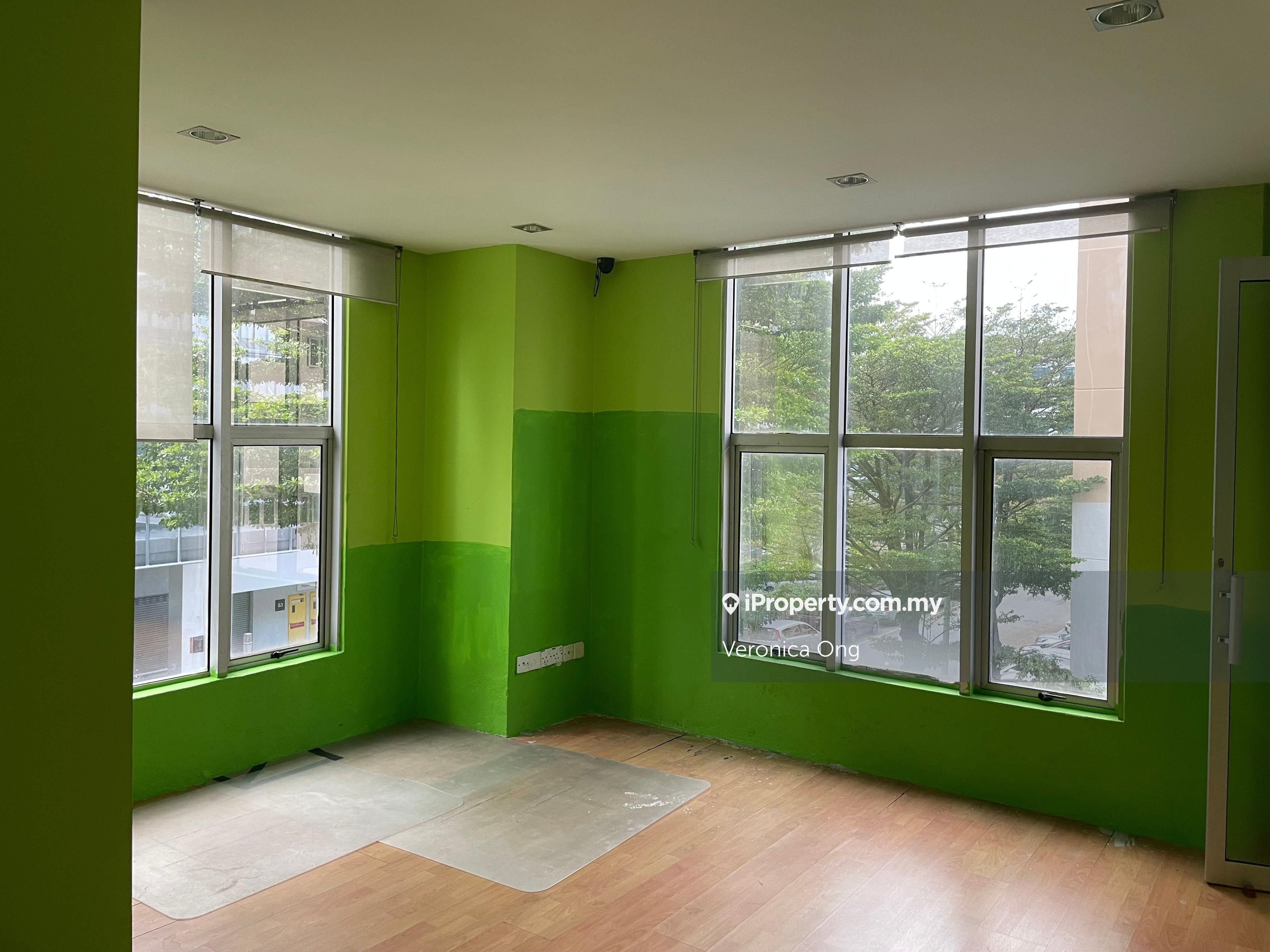 Corner Office unit in Dataran Prima To Let