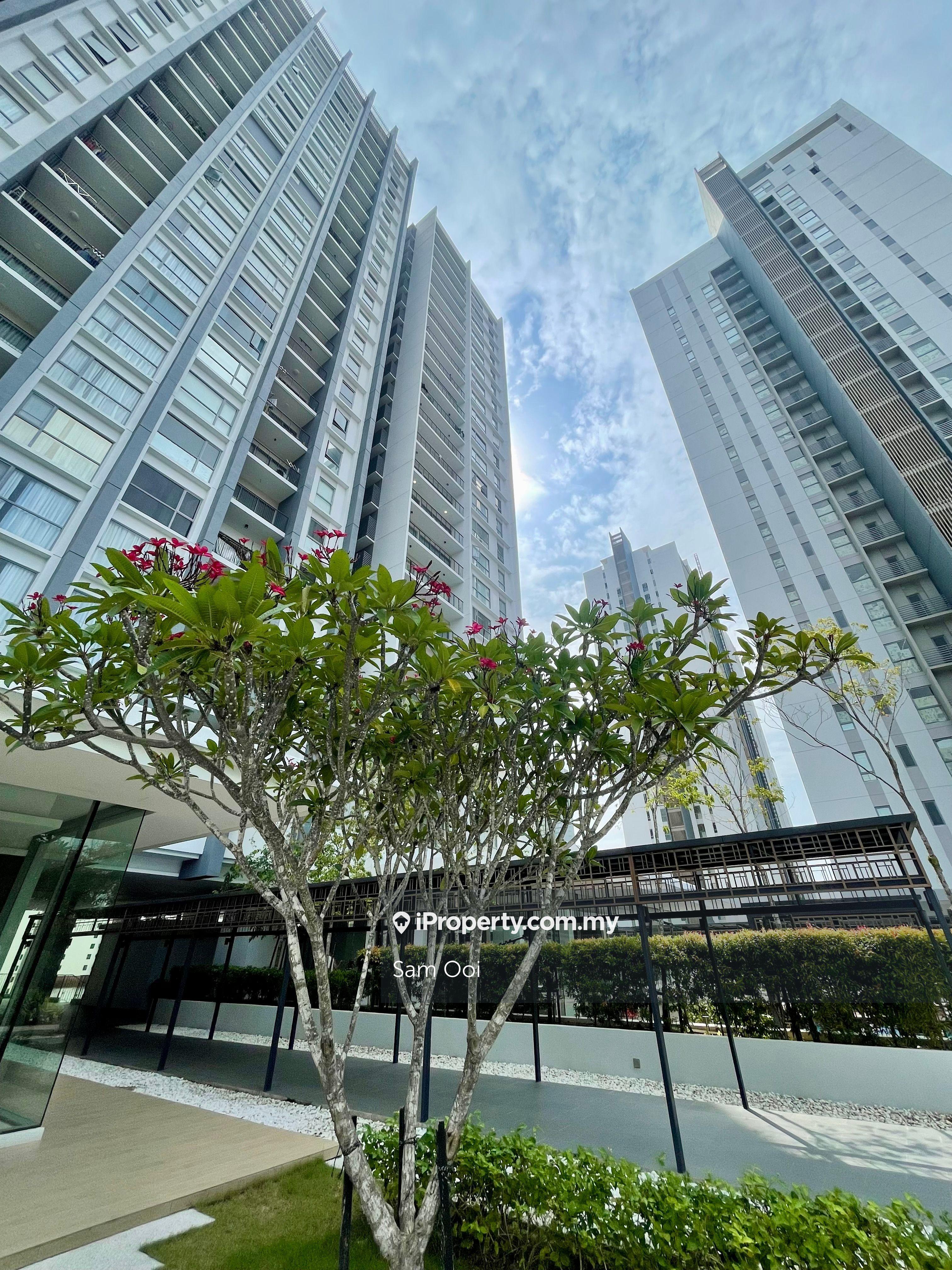 Tower B Seaview, 2 carparks (side by side) and excellent facilities
