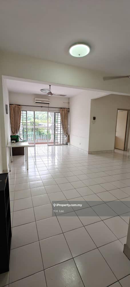 La Vista Condominium