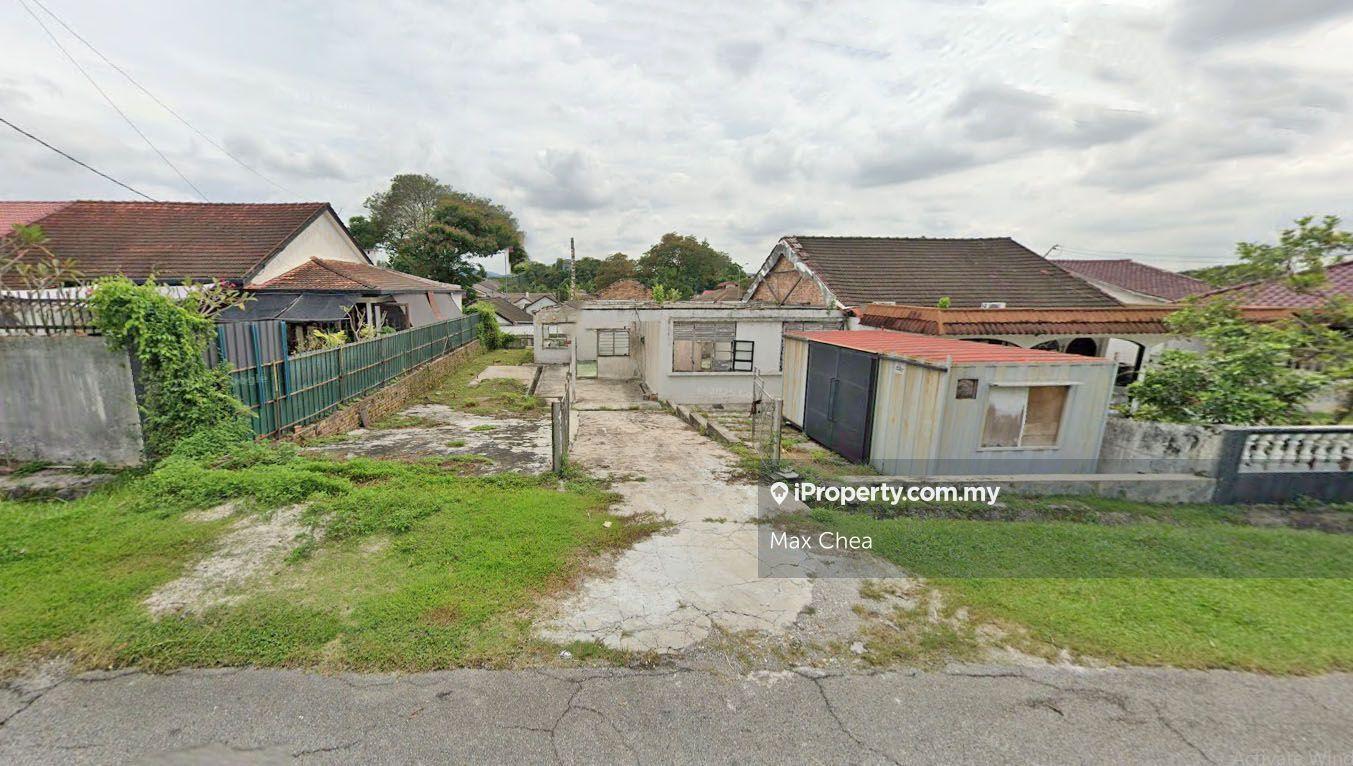 Freehold. Walking Distance Amenities. High Ground. No Flood.