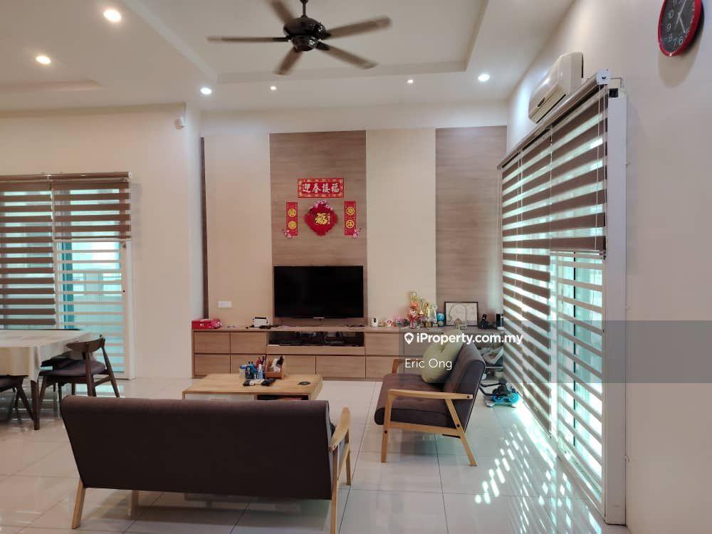 Fully Renovated Semi-D