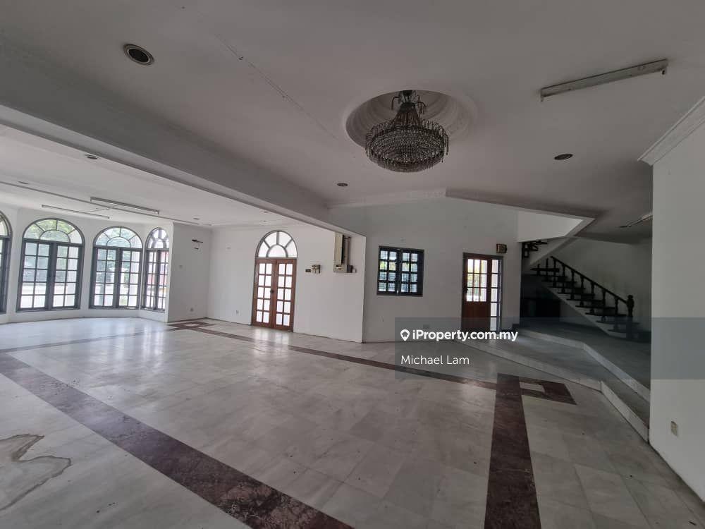 Spacious Bungalow House for Sale