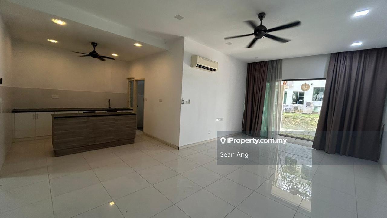 Limited ground floor townhouse in 3 harmoni