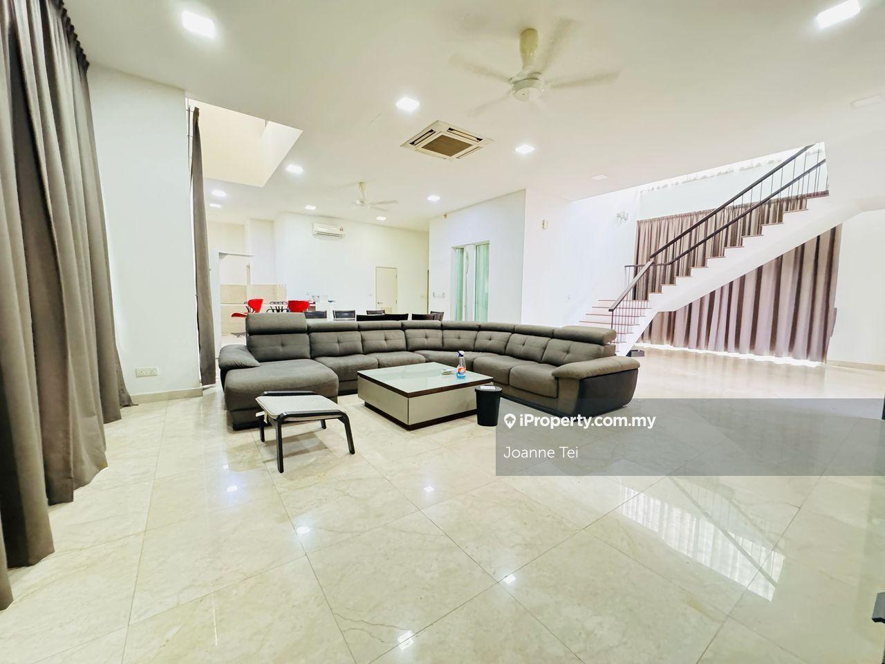 Fully renovated 3 storey bungalow for rent
