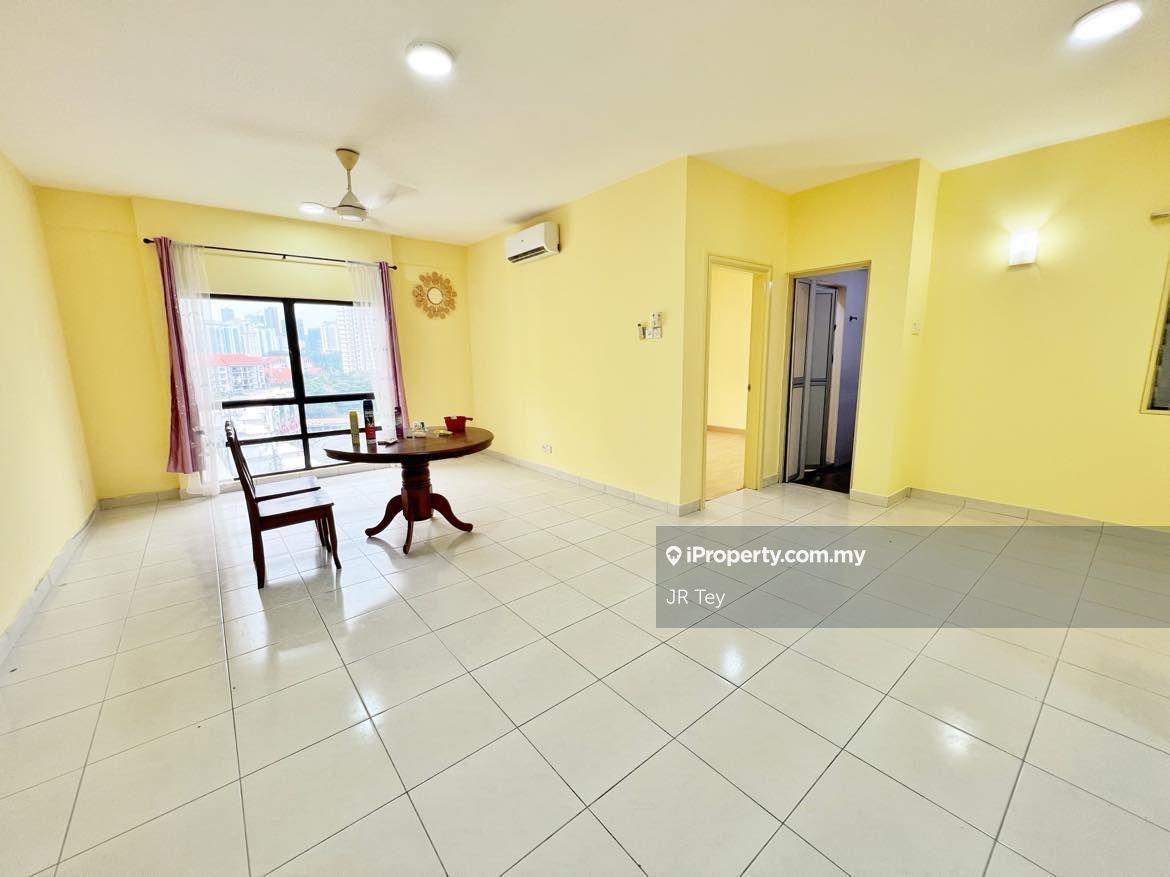 Refurbished 674sf 1 Room Non bumi Pelangi Sentral Petaling Jaya