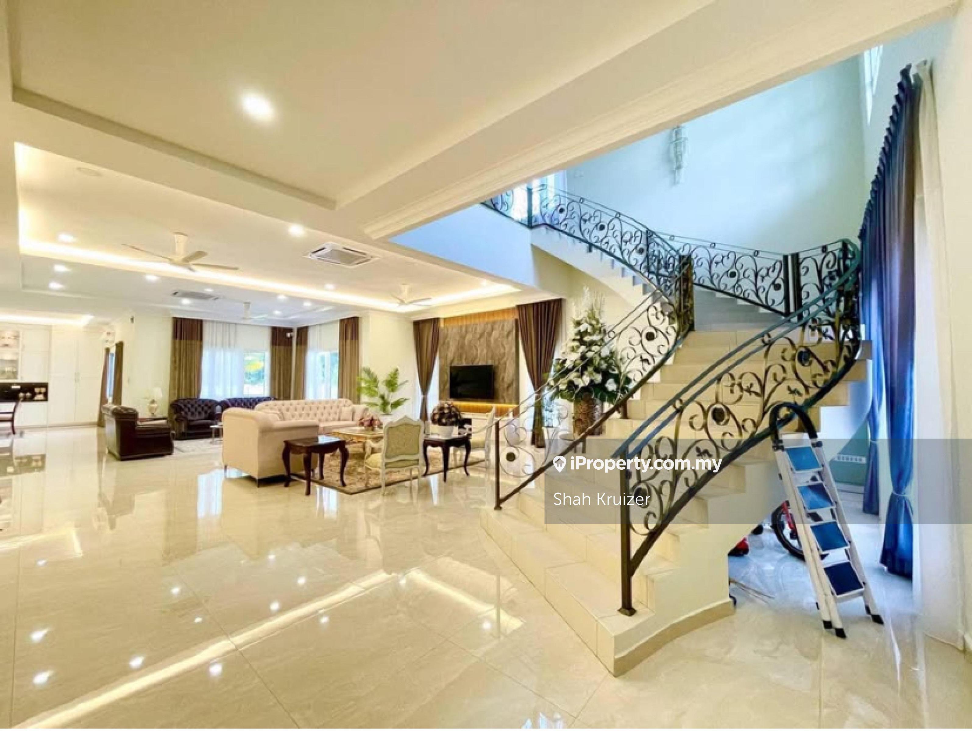 Luxury Bungalow with Huge Land in Rasah Kemayan