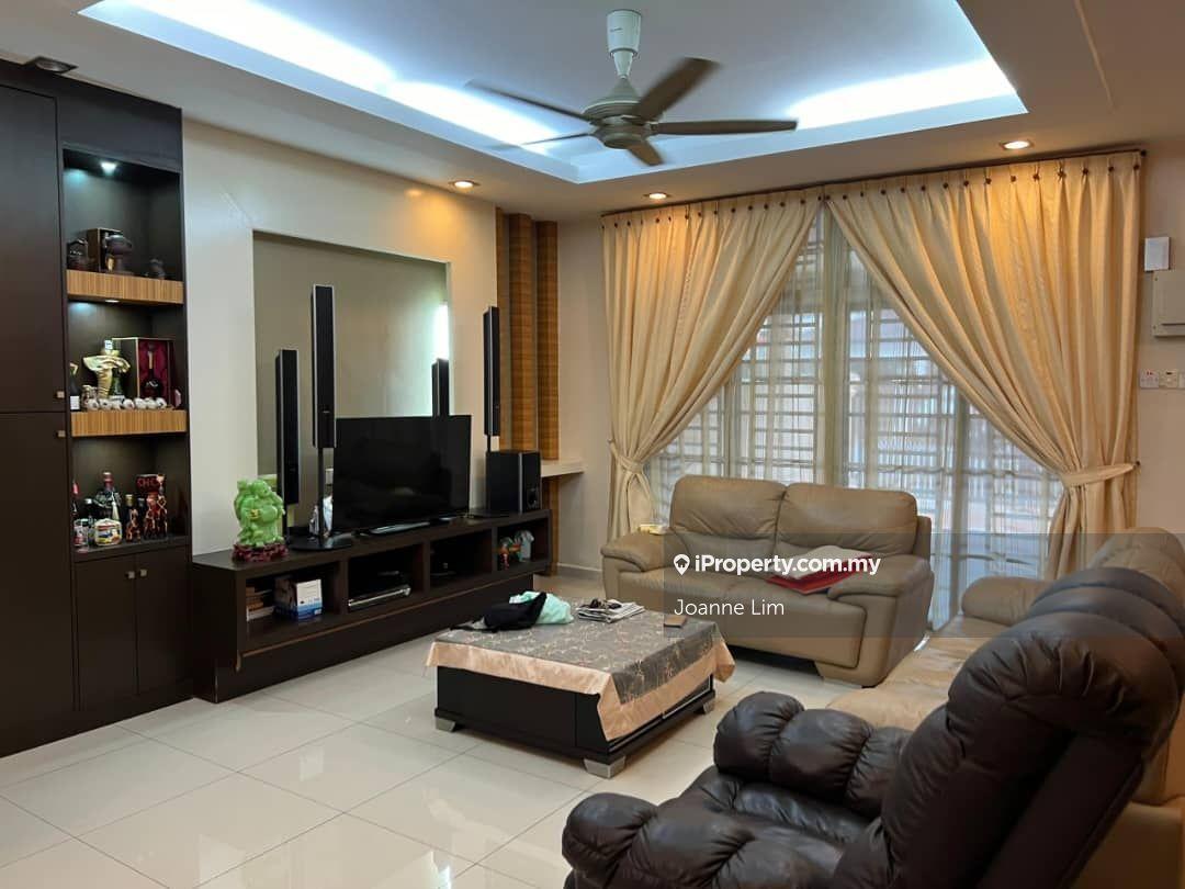 Renovated 2 Storey Terrace house at Taman Semabok perdana