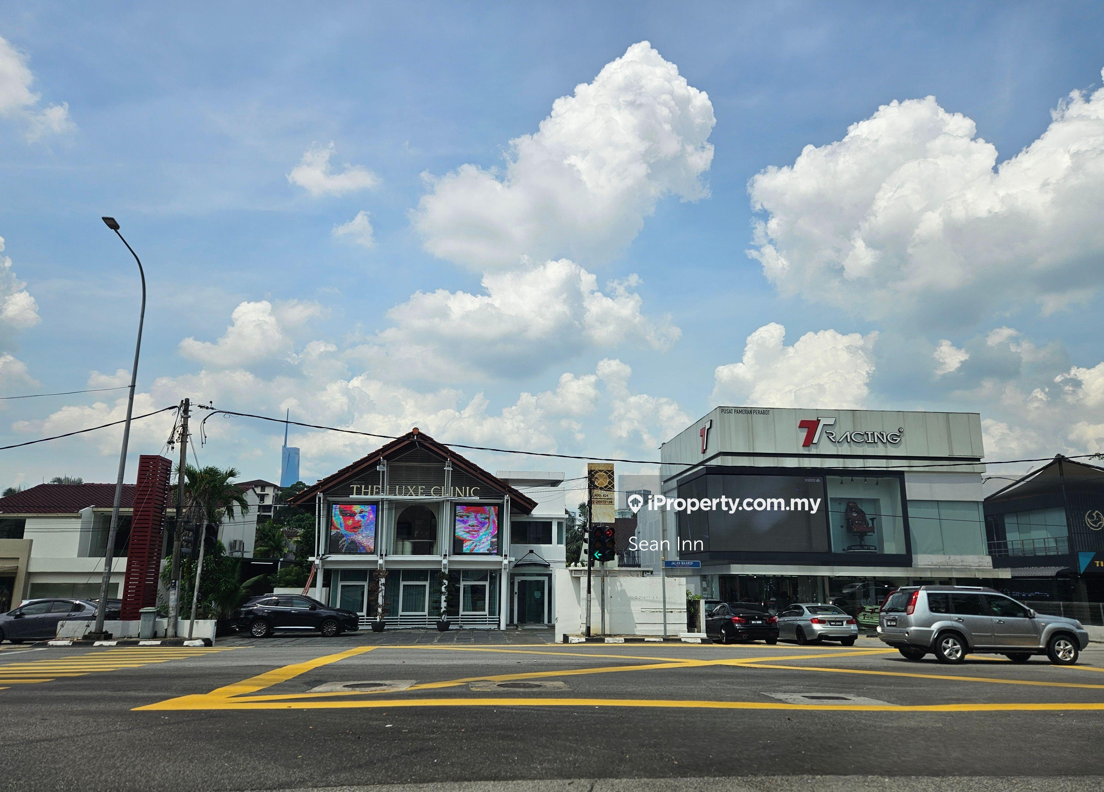 Rare Commercial bungalow for Sale