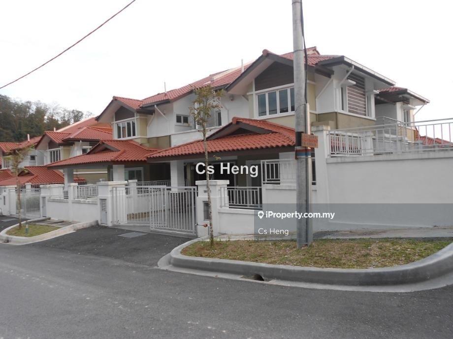 Semi-D house for Sale