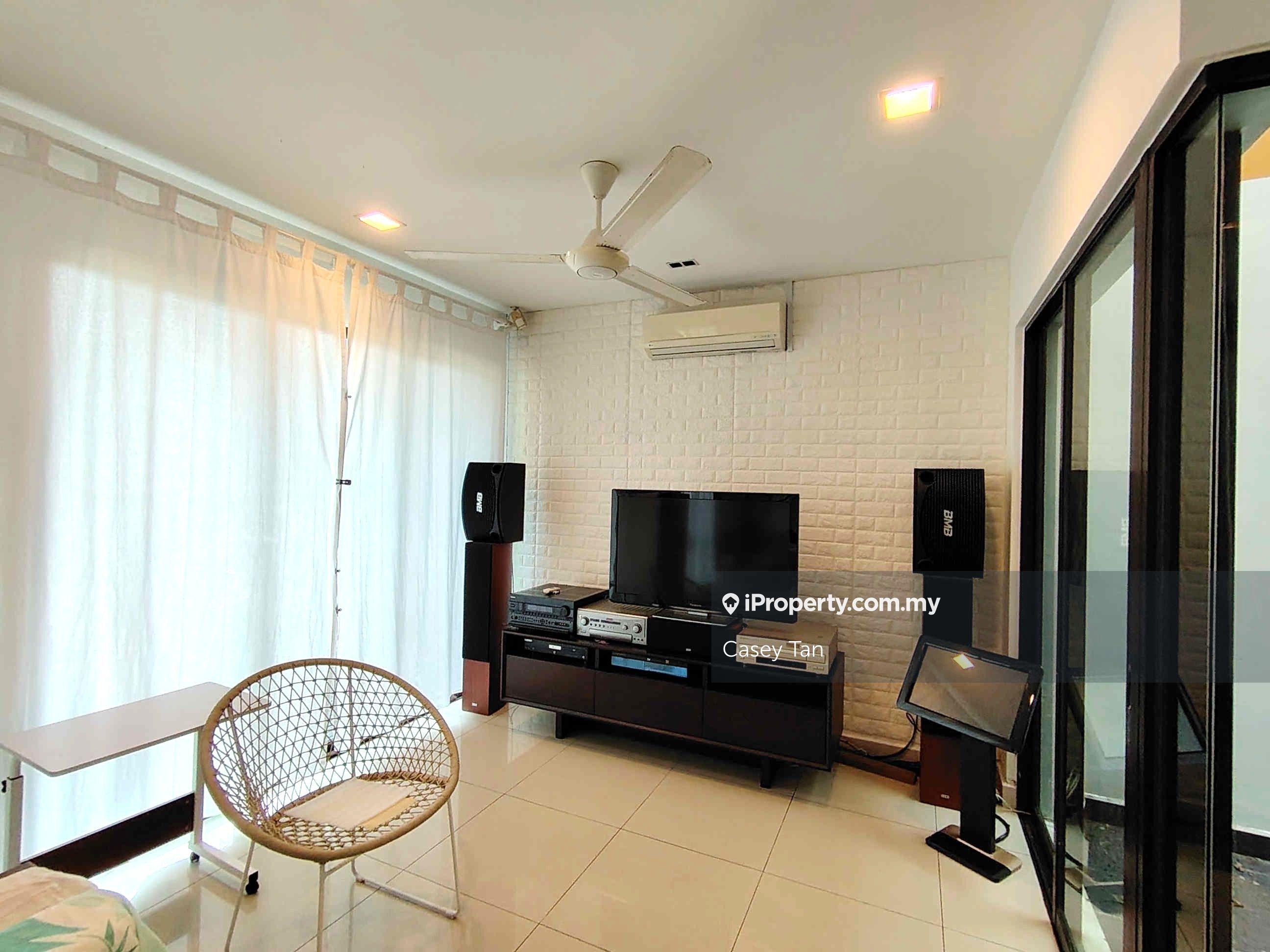 Short Drive to Singapore Via Tuas 2nd Link. Corner Lot & Renovated