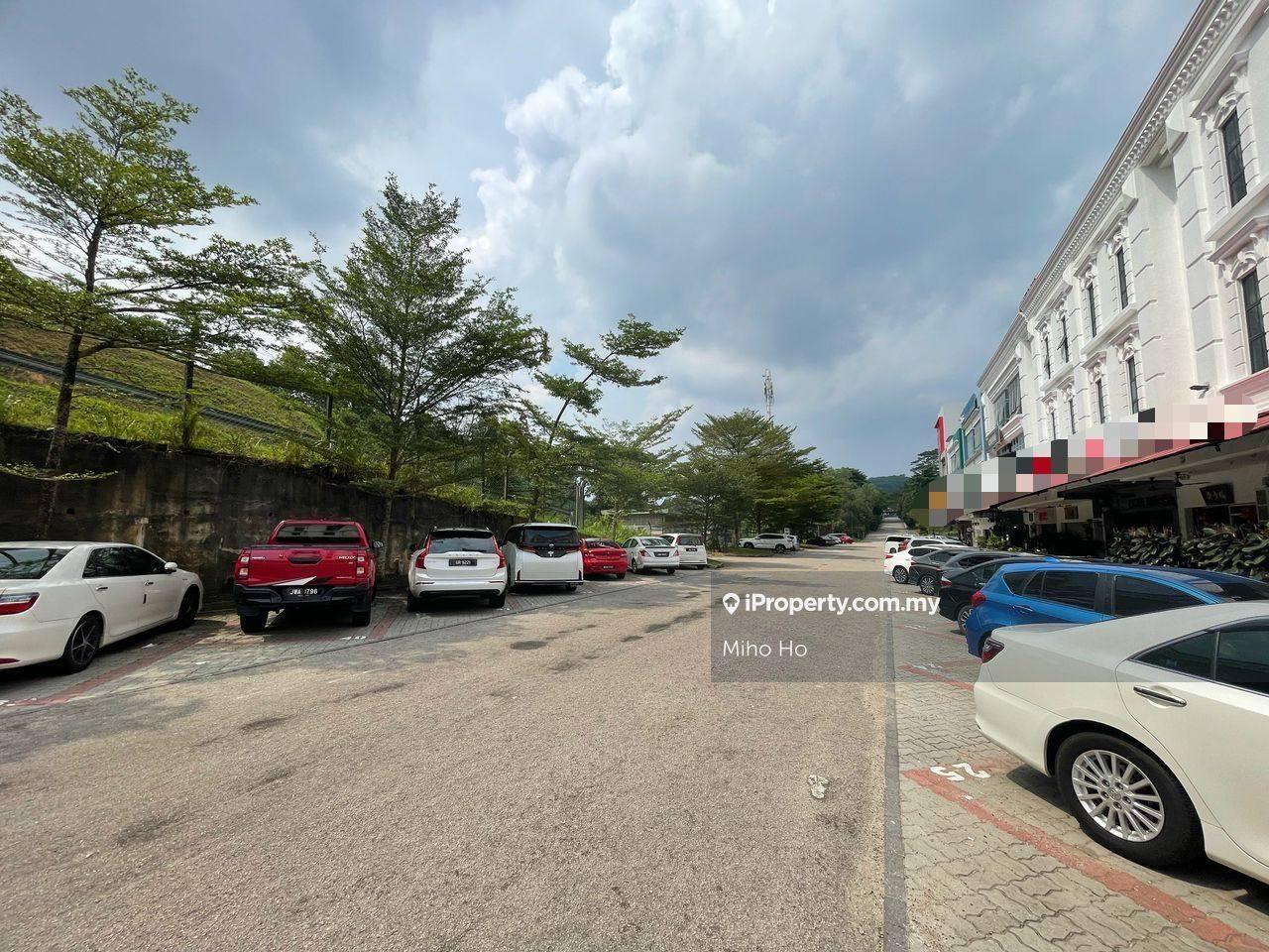 G L Austin Heights 3 Storey Shoplot Intermediate Beside Nanyang Street