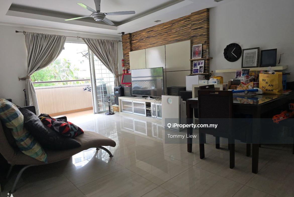 Fully Furnished , Fully Renovated 