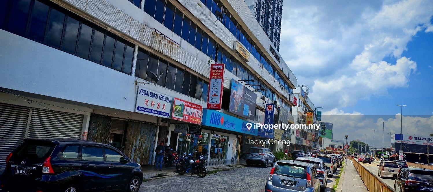 Corner Freehold Limited, R.O.I. 4% Above, Near Bank, Jalan Balakong.