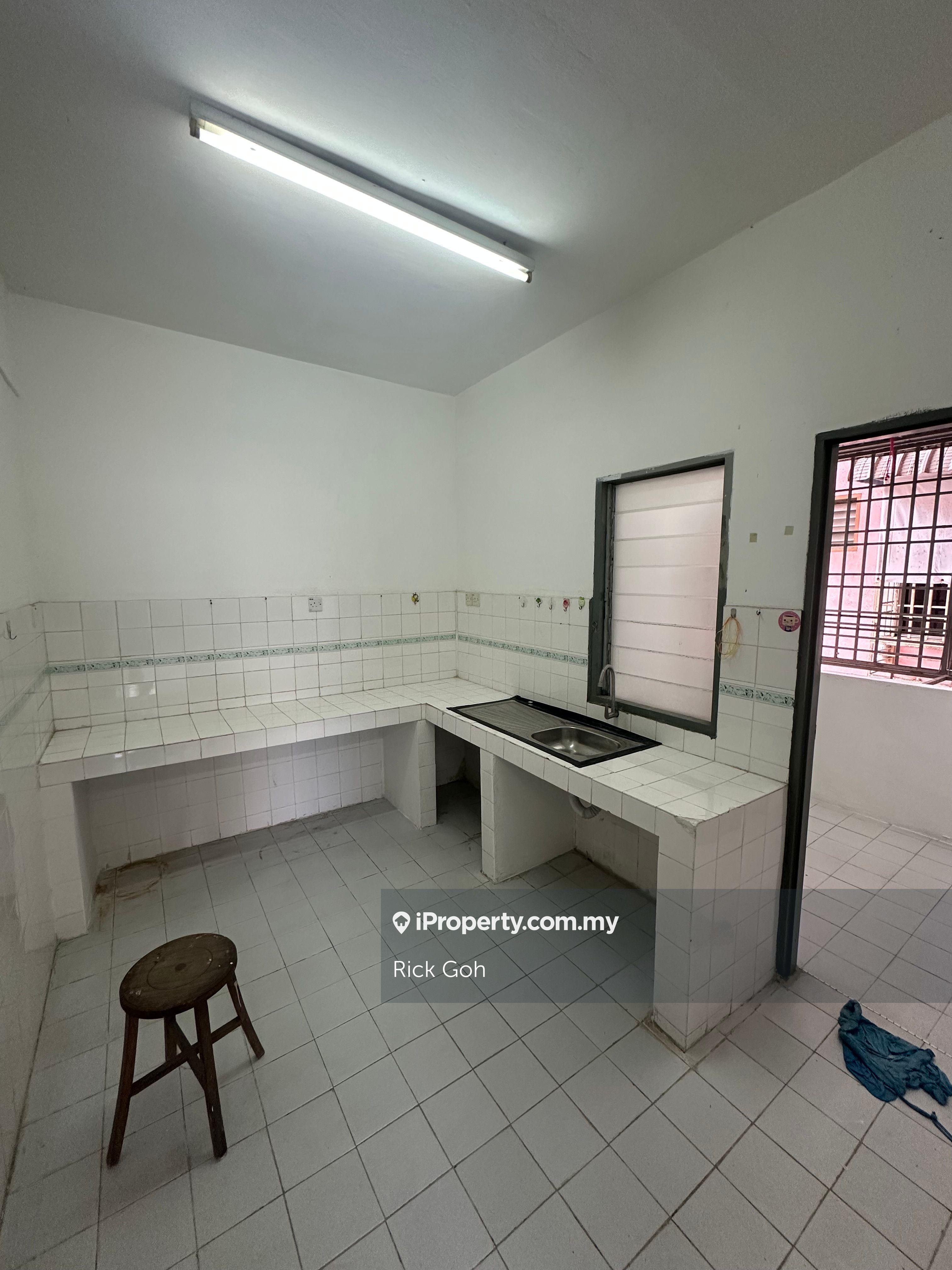 800sf - 3room 2bathroom - 1 Car Park (Few Unit For Sale)