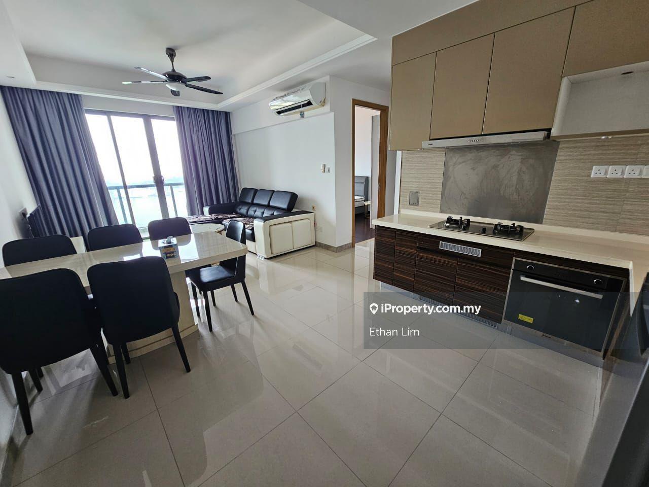 Walking Distance To Custom Fully Furnished 2bedroom 2 bathroom For Ren