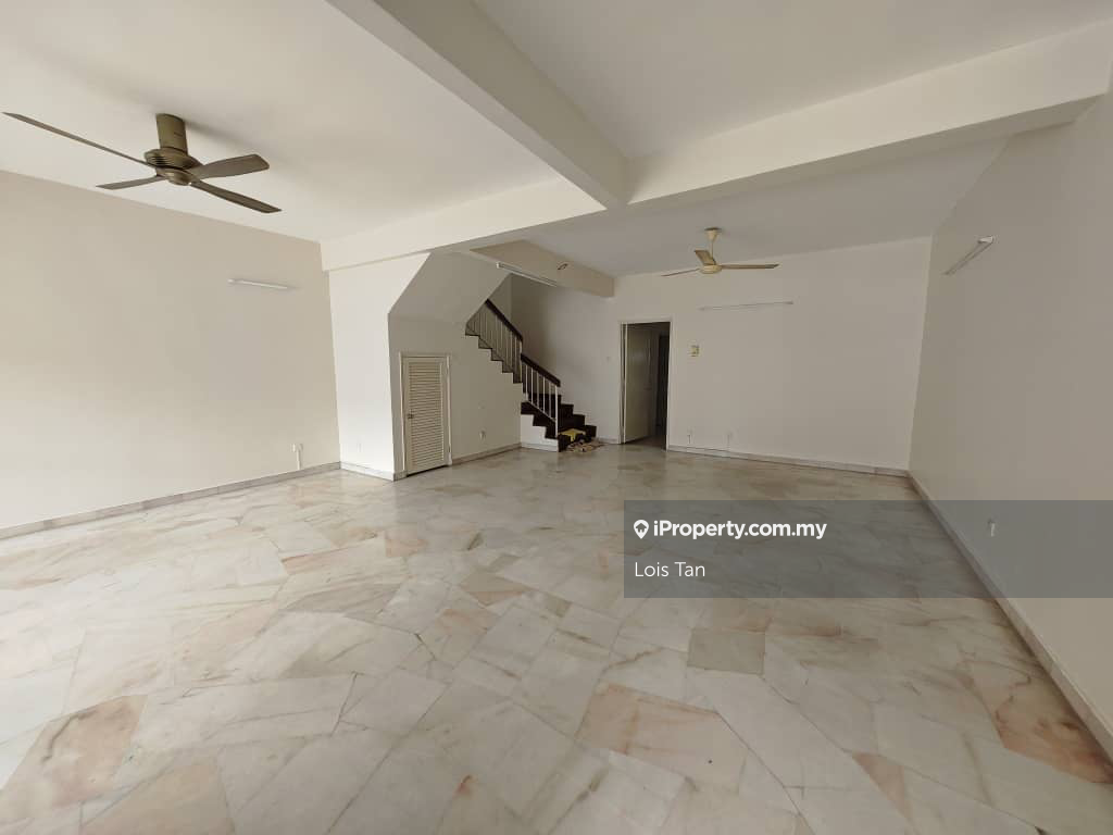 2storeys terrace house for Rent