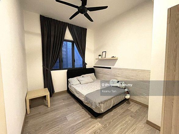 Renovated, Below Market Price Unit Near LRT Station & Midvalley