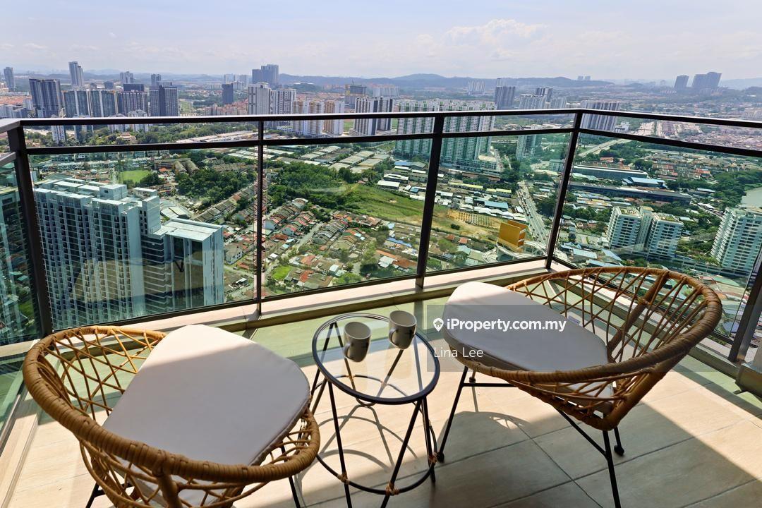Fully ID design renovated and high floor unit for Sale