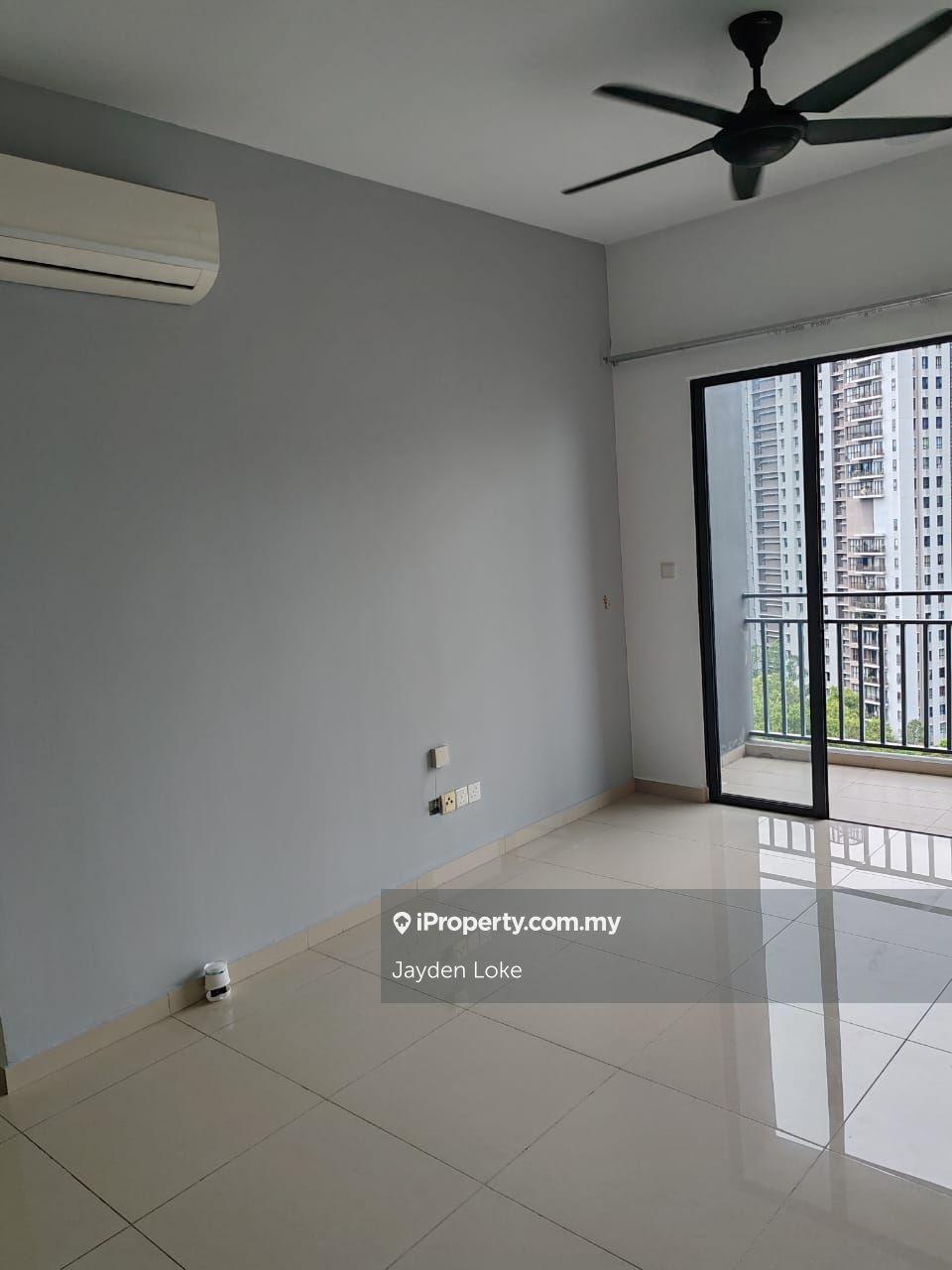 The Hamilton 3 bedrooms 2 Bathrooms partially furnished for rent