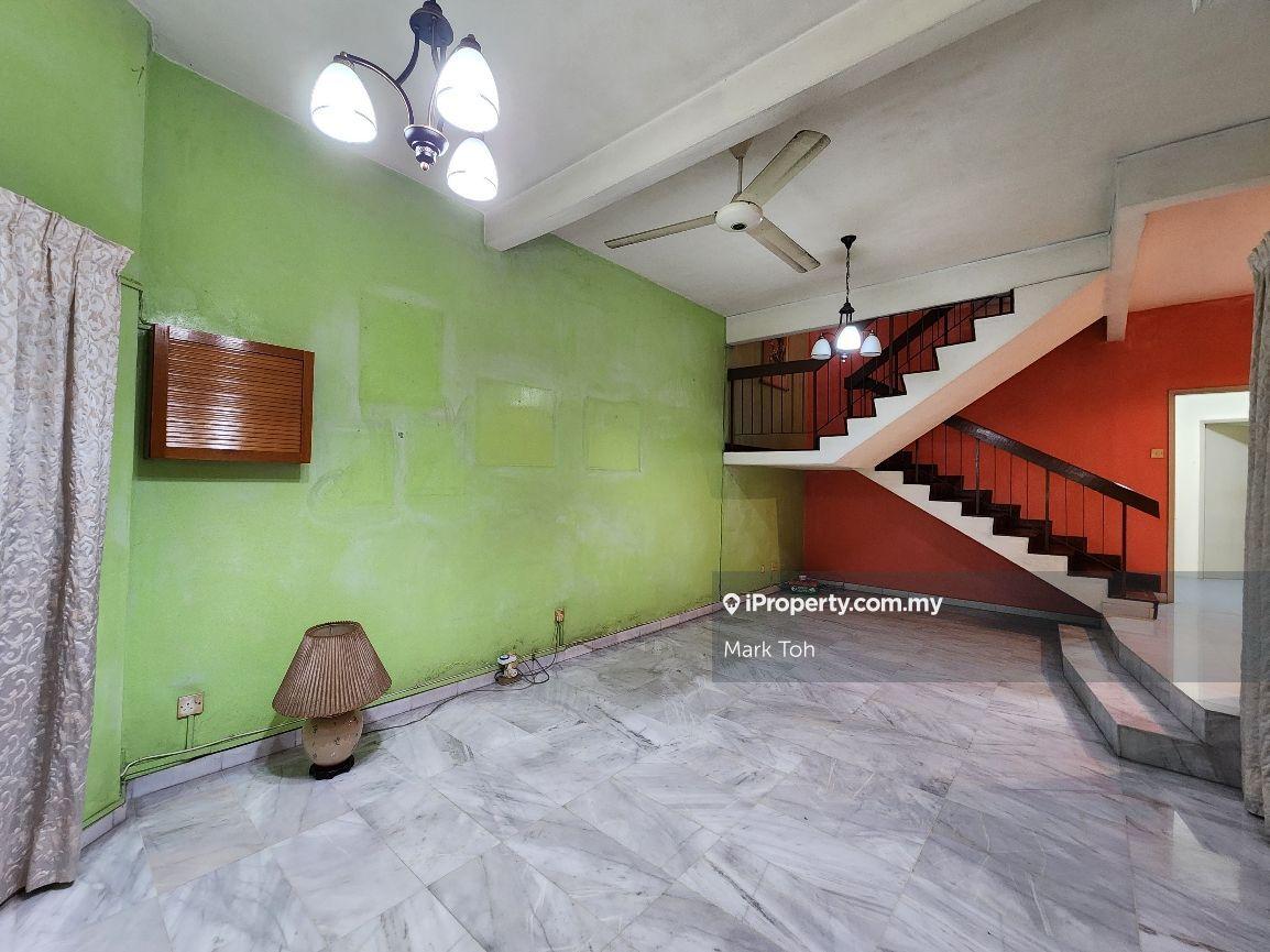 2 story terrace link house in ss18 for sale