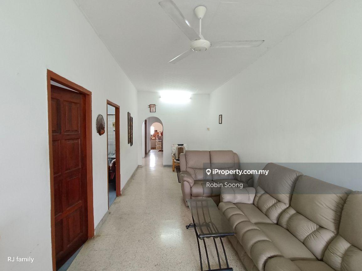 Freehold 1 Storey Terrace in Bukit Baru
