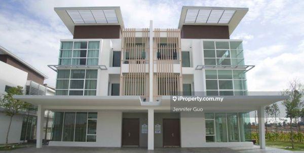 3 Storey Semi-D house for Sale