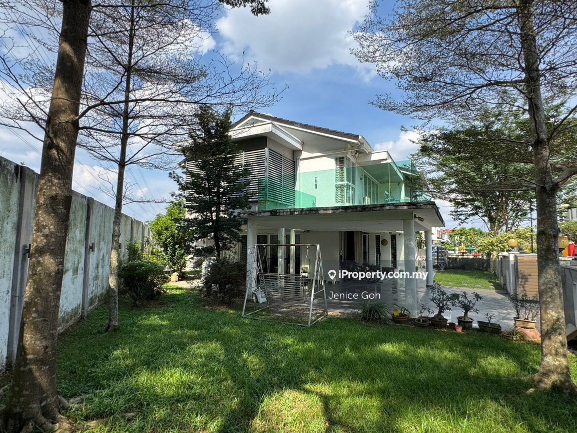 Fully Renovated , view to appreciate ! 